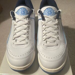 Jordan Men's Sneakers in White and Blue